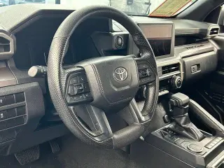 Toyota Tacoma 2024 4x2 SR5 4p Doble Cabina 5,0 pies CB