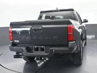 Toyota Tacoma 2024 4x2 SR5 4p Doble Cabina 5,0 pies CB