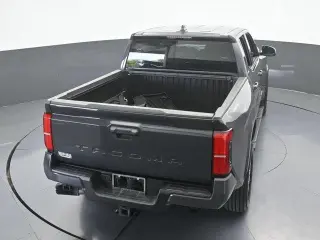 Toyota Tacoma 2024 4x2 SR5 4p Doble Cabina 5,0 pies CB