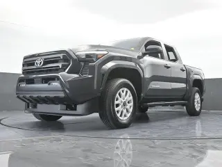 Toyota Tacoma 2024 4x2 SR5 4p Doble Cabina 5,0 pies CB