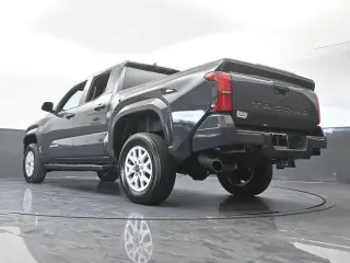 Toyota Tacoma 2024 4x2 SR5 4p Doble Cabina 5,0 pies CB