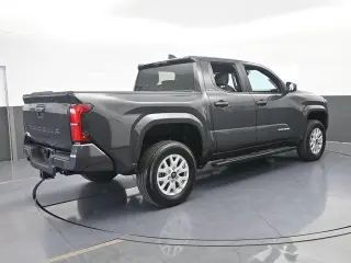Toyota Tacoma 2024 4x2 SR5 4p Doble Cabina 5,0 pies CB