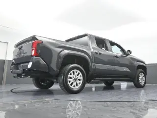Toyota Tacoma 2024 4x2 SR5 4p Doble Cabina 5,0 pies CB