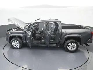 Toyota Tacoma 2024 4x2 SR5 4p Doble Cabina 5,0 pies CB