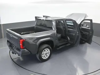 Toyota Tacoma 2024 4x2 SR5 4p Doble Cabina 5,0 pies CB