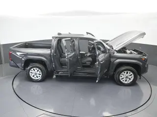 Toyota Tacoma 2024 4x2 SR5 4p Doble Cabina 5,0 pies CB