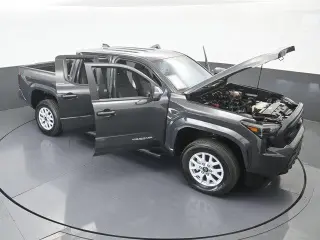 Toyota Tacoma 2024 4x2 SR5 4p Doble Cabina 5,0 pies CB