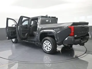 Toyota Tacoma 2024 4x2 SR5 4p Doble Cabina 5,0 pies CB