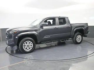 Toyota Tacoma 2024 4x2 SR5 4p Doble Cabina 5.0 pies CB