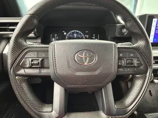 Toyota Tacoma 2024 4x2 SR5 4p Doble Cabina 5.0 pies CB