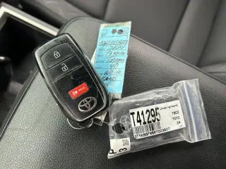 Toyota Tacoma 2024 4x2 SR5 4p Doble Cabina 5.0 pies CB