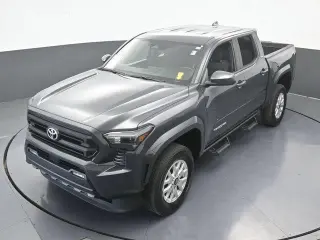 Toyota Tacoma 2024 4x2 SR5 4p Doble Cabina 5.0 pies CB