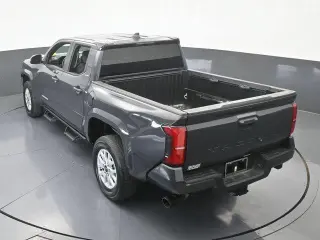 Toyota Tacoma 2024 4x2 SR5 4p Doble Cabina 5.0 pies CB