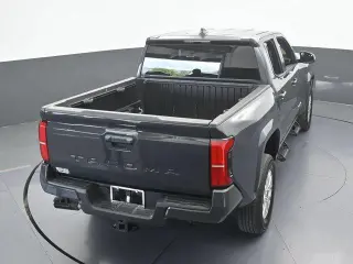 Toyota Tacoma 2024 4x2 SR5 4p Doble Cabina 5.0 pies CB