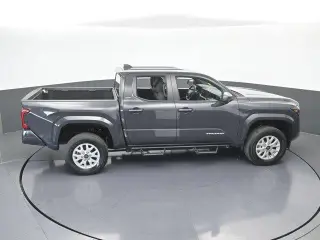 Toyota Tacoma 2024 4x2 SR5 4p Doble Cabina 5.0 pies CB