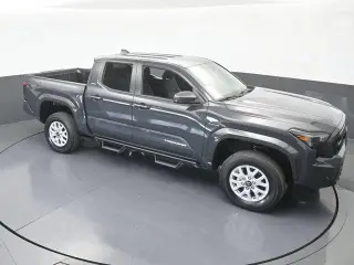 Toyota Tacoma 2024 4x2 SR5 4p Doble Cabina 5.0 pies CB