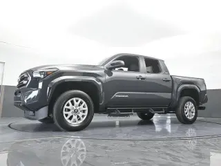 Toyota Tacoma 2024 4x2 SR5 4p Doble Cabina 5.0 pies CB