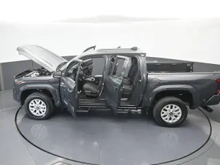 Toyota Tacoma 2024 4x2 SR5 4p Doble Cabina 5.0 pies CB