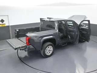 Toyota Tacoma 2024 4x2 SR5 4p Doble Cabina 5.0 pies CB