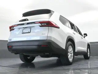 Toyota Grand Highlander 2024 XLE 4p SUV