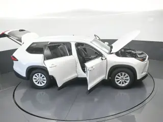 Toyota Grand Highlander 2024 XLE 4p SUV