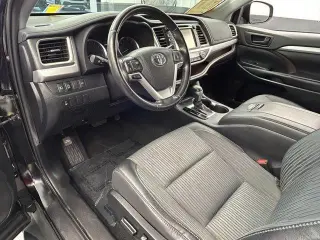 Toyota Highlander 2019 LE 4p SUV (3.5L V6)