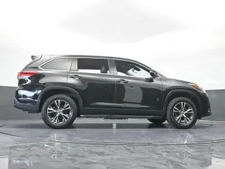 Toyota Highlander 2019 LE 4p SUV (3.5L V6)
