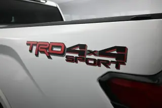 Toyota Tundra 2024 4x4 SR5 4p Cab Pickup SB