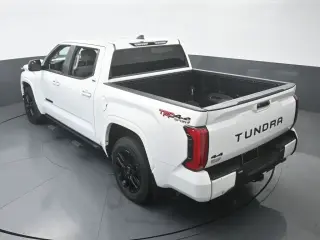 Toyota Tundra 2024 4x4 SR5 4p Cab Pickup SB