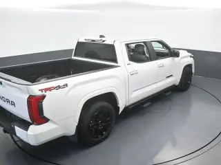 Toyota Tundra 2024 4x4 SR5 4p Cab Pickup SB