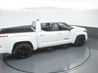 Toyota Tundra 2024 4x4 SR5 4p Cab Pickup SB