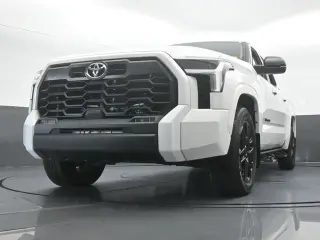Toyota Tundra 2024 4x4 SR5 4p Cab Pickup SB