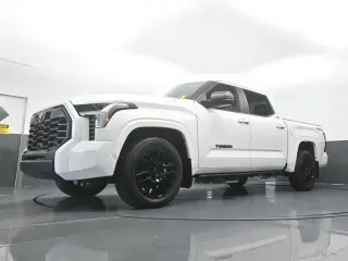 Toyota Tundra 2024 4x4 SR5 4p Cab Pickup SB