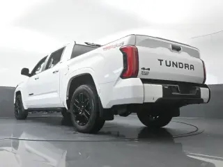 Toyota Tundra 2024 4x4 SR5 4p Cab Pickup SB