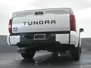 Toyota Tundra 2024 4x4 SR5 4p Cab Pickup SB