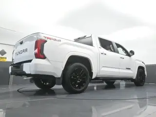 Toyota Tundra 2024 4x4 SR5 4p Cab Pickup SB