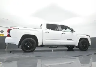 Toyota Tundra 2024 4x4 SR5 4p Cab Pickup SB