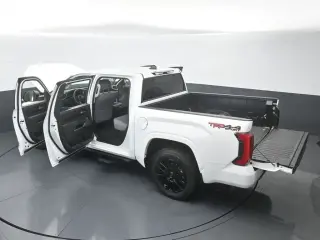 Toyota Tundra 2024 4x4 SR5 4p Cab Pickup SB