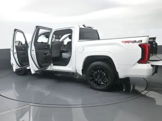 Toyota Tundra 2024 4x4 SR5 4p Cab Pickup SB