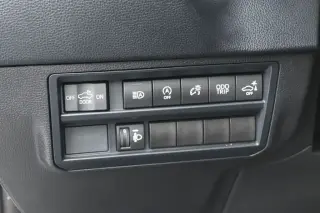 Toyota Tundra 2025 4x4 SR5 4p CrewMax Cabina Pickup SB