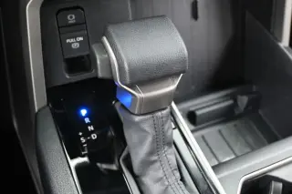 Toyota Tundra 2025 4x4 SR5 4p CrewMax Cabina Pickup SB