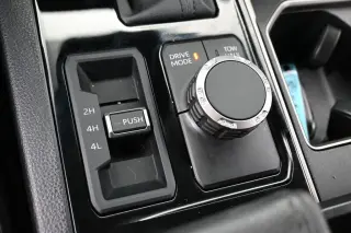 Toyota Tundra 2025 4x4 SR5 4p CrewMax Cabina Pickup SB