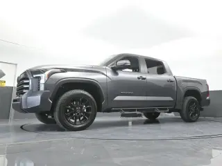 Toyota Tundra 2025 4x4 SR5 4p CrewMax Cabina Pickup SB