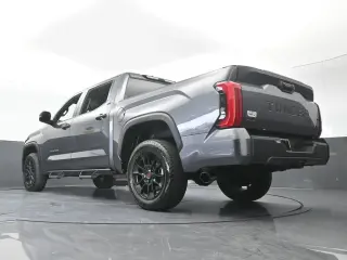 Toyota Tundra 2025 4x4 SR5 4p CrewMax Cabina Pickup SB