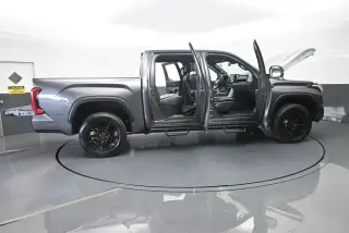 Toyota Tundra 2025 4x4 SR5 4p CrewMax Cabina Pickup SB