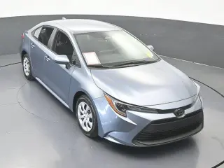 Toyota Corolla 2024 LE 4 puertas Sedán