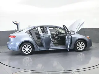 Toyota Corolla 2024 LE 4 puertas Sedán