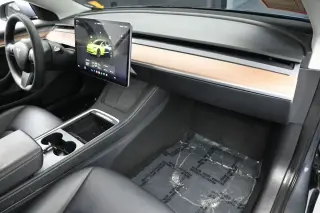 Tesla Model 3 2023 4p Sedán