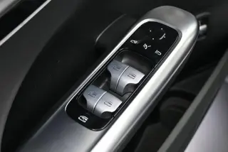 Mercedes-Benz Clase C 2024 Sedán C 300 4p