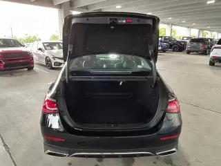 Mercedes-Benz Clase E 2025 Sedán de 4 puertas E 350